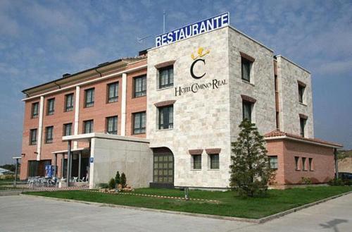 Hotel Camino Real Dueñas Exterior foto